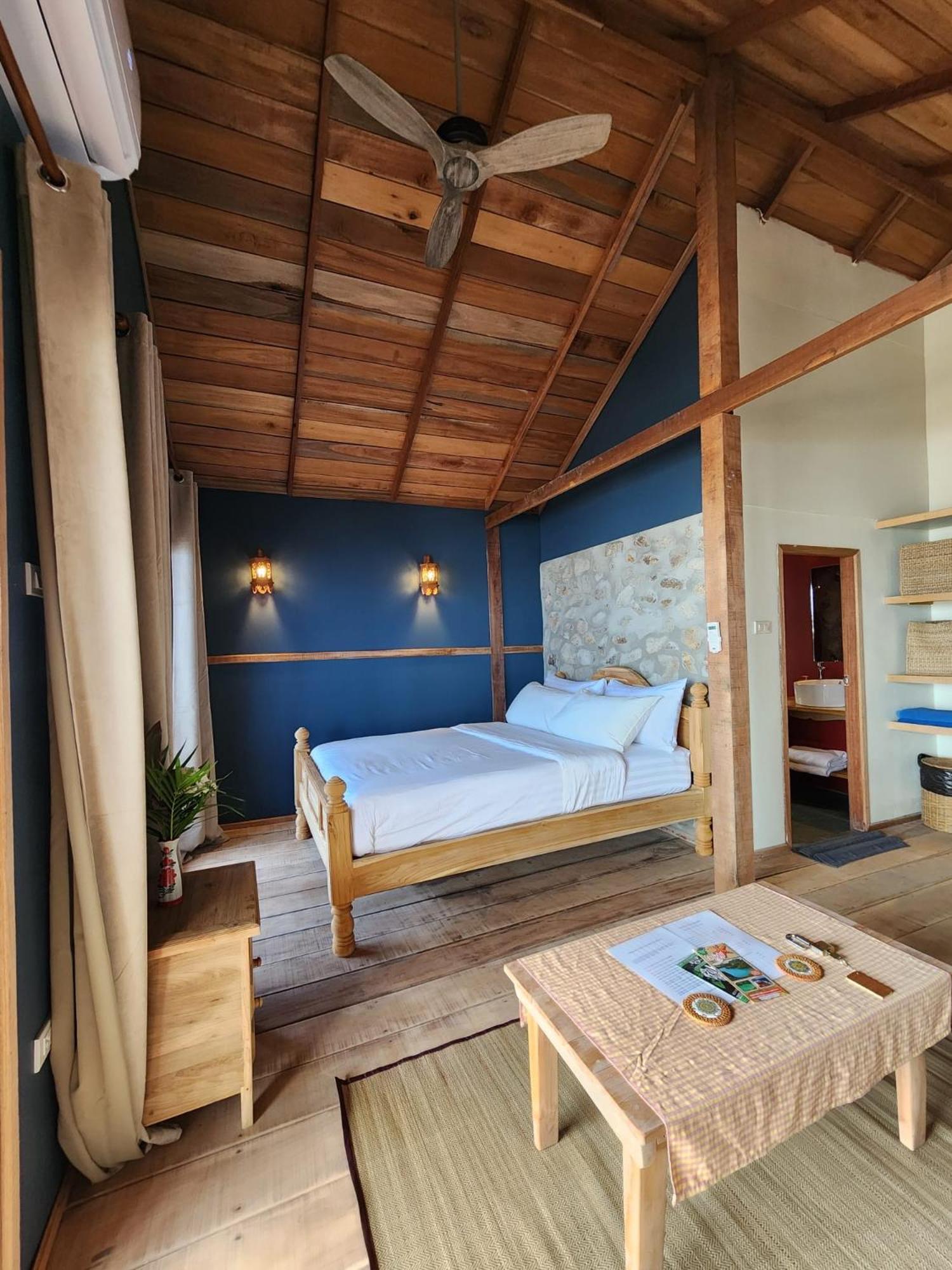 Castaway Beach Bungalows Srithanu Bagian luar foto