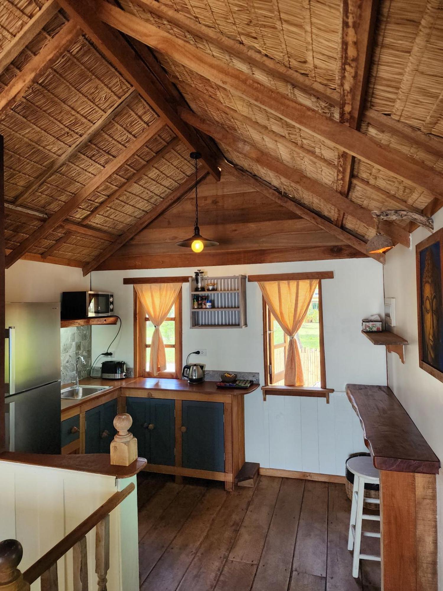 Castaway Beach Bungalows Srithanu Bagian luar foto